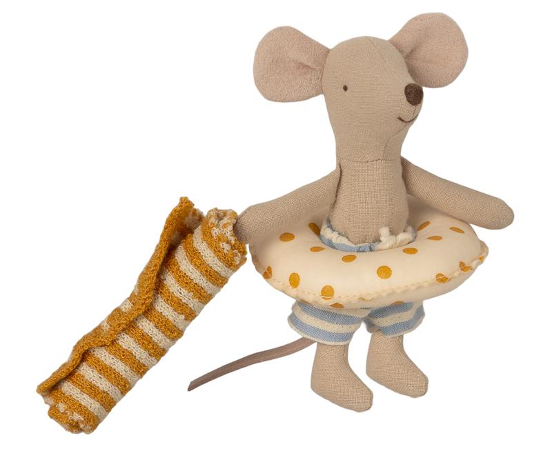 Maileg Beach Mice Little Brother in Cabin de Plage