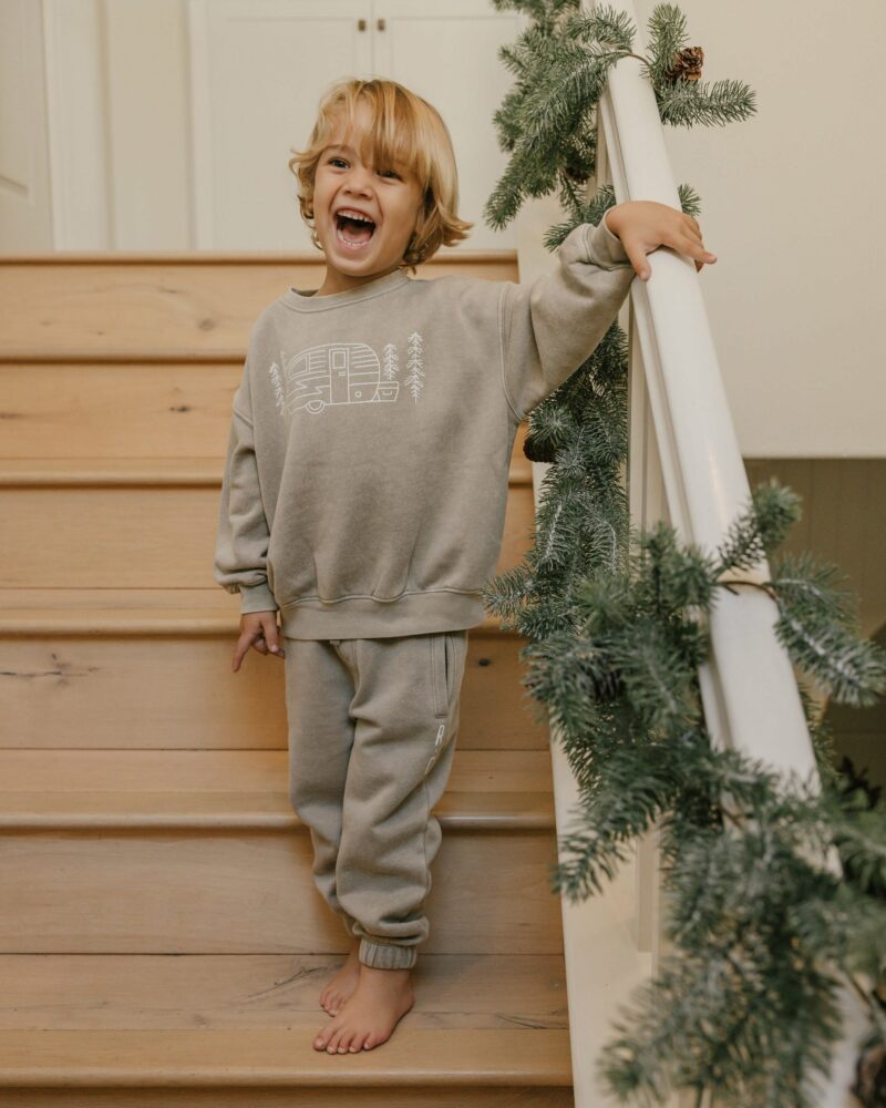 Relaxed Sweatshirt In Camper from Rylee + Cru