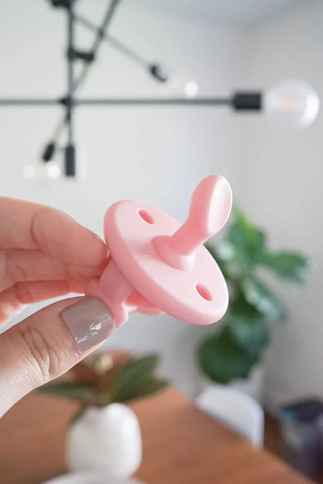 Itzy Ritzy Sweetie Soother Pink Orthodontic Silicone Pacifier Set