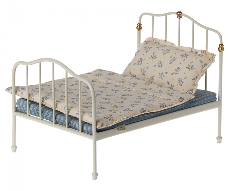 Maileg Mouse Bed in Off white