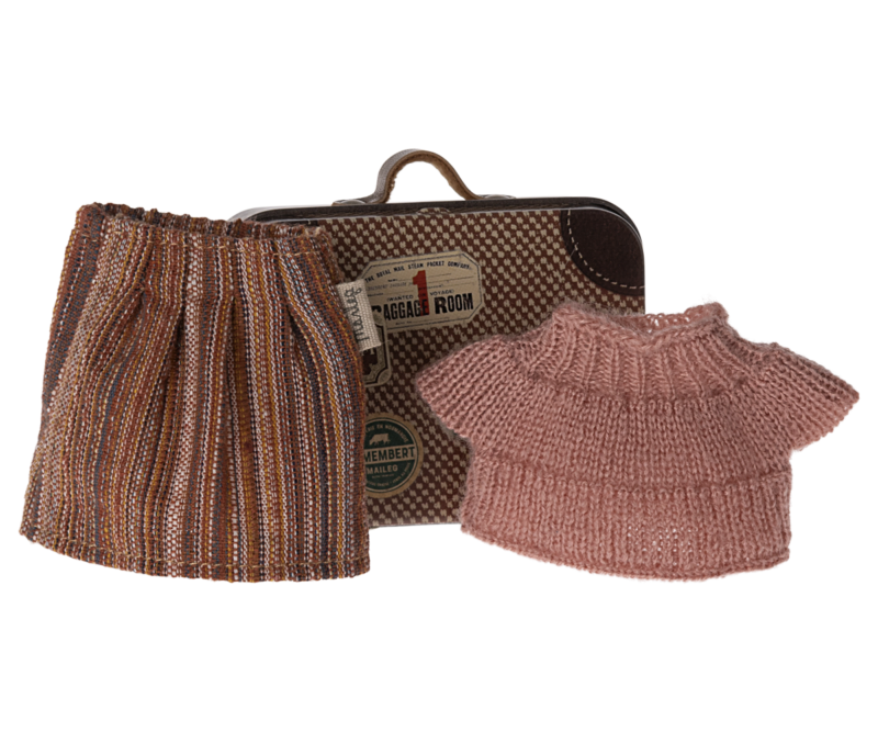 Maileg Knitted Blouse and Skirt in Suitcase for Grandma Mouse
