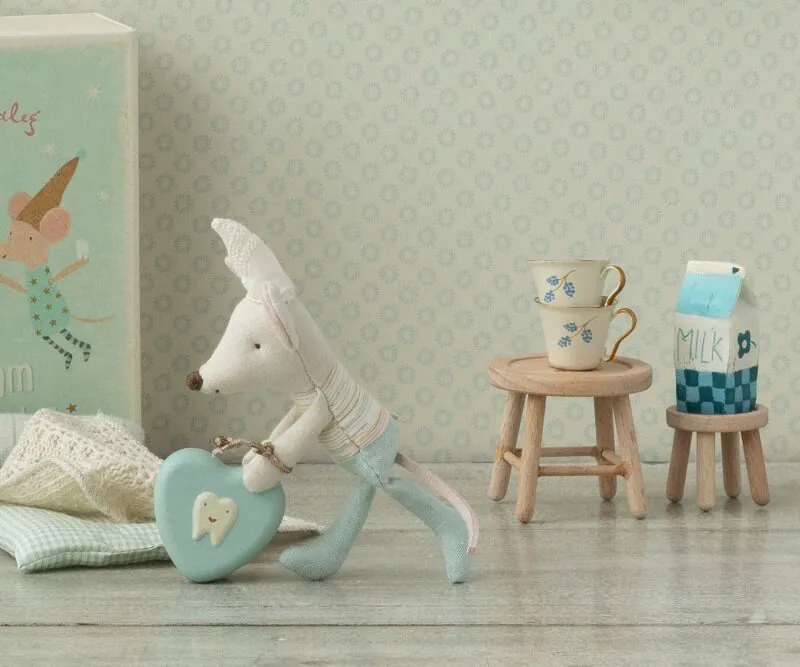 Table And Stool Set For Mouse made by Maileg